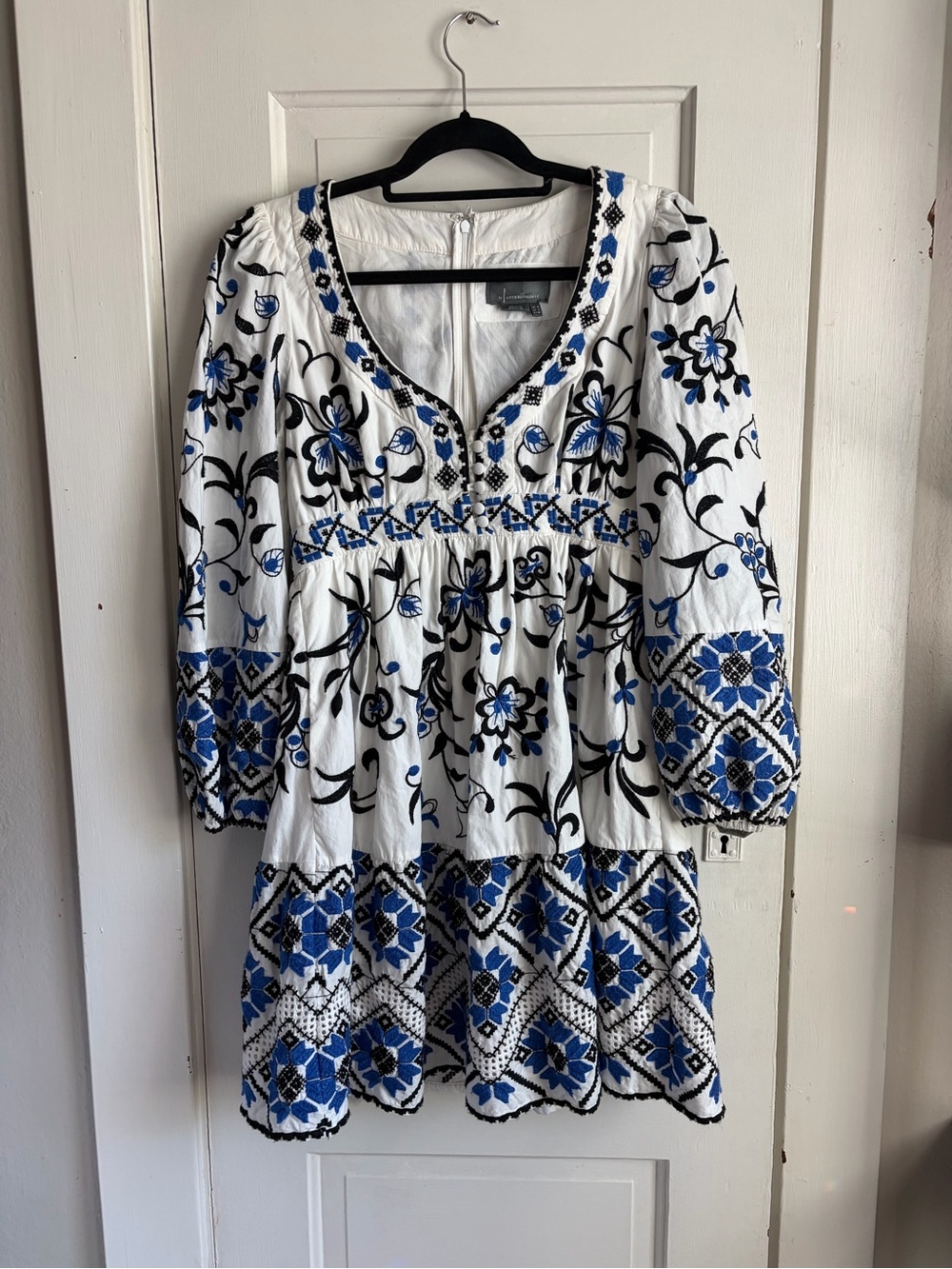 Anthropologie White Dress with Blue and Black Embroidery Size 4